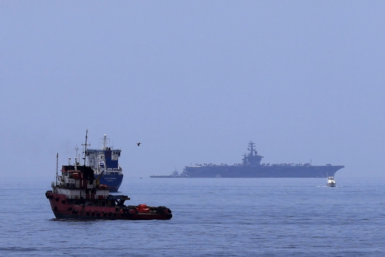 Američki ratni brodovi prošli kroz Hormuz. Iran: Povucite se, imate 30 minuta